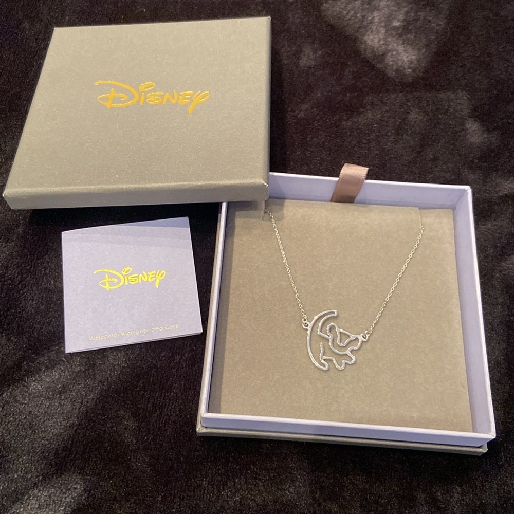 🦁 Lion King Simba Out Line Disney Couture Kingdom Necklace .For kids and woman